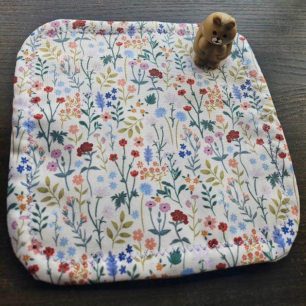 絹ガーゼの布シート（おりものシート）　SgBSgC02